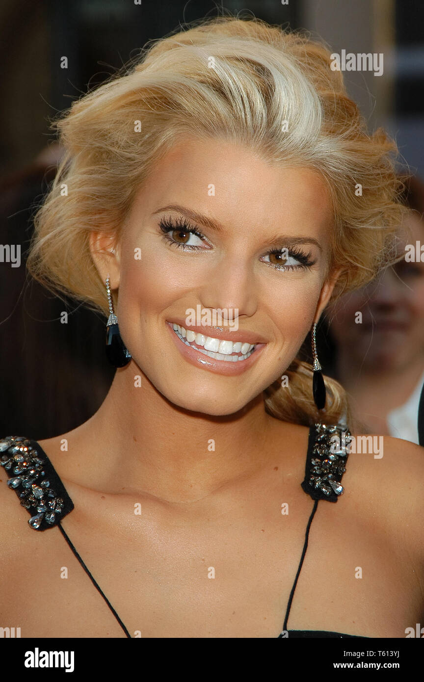 Jessica simpson 2004 hi-res stock photography and images - Alamy
