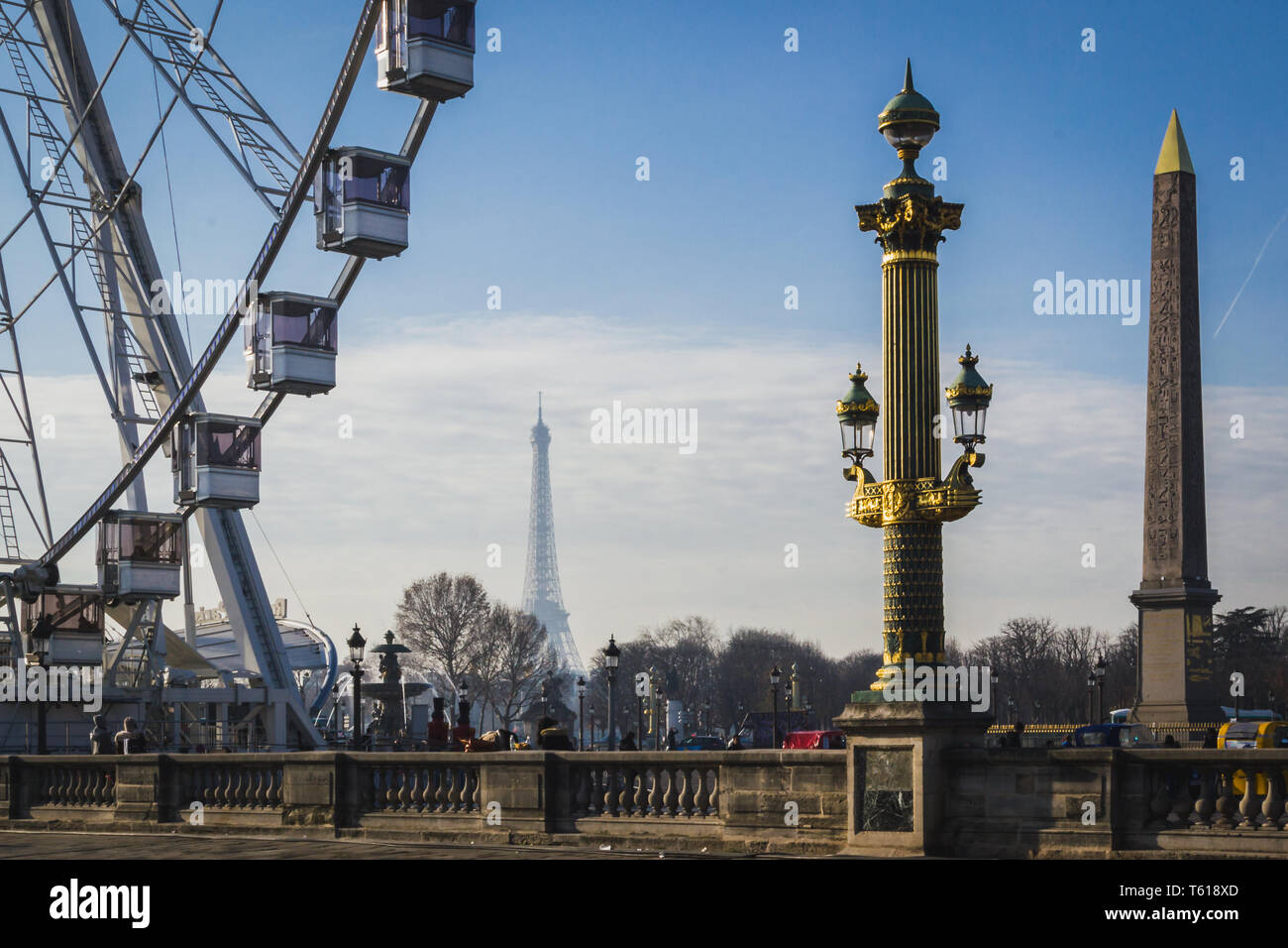 The big wheel of Paris from the place of the Concorde Stock Photo Alamy
