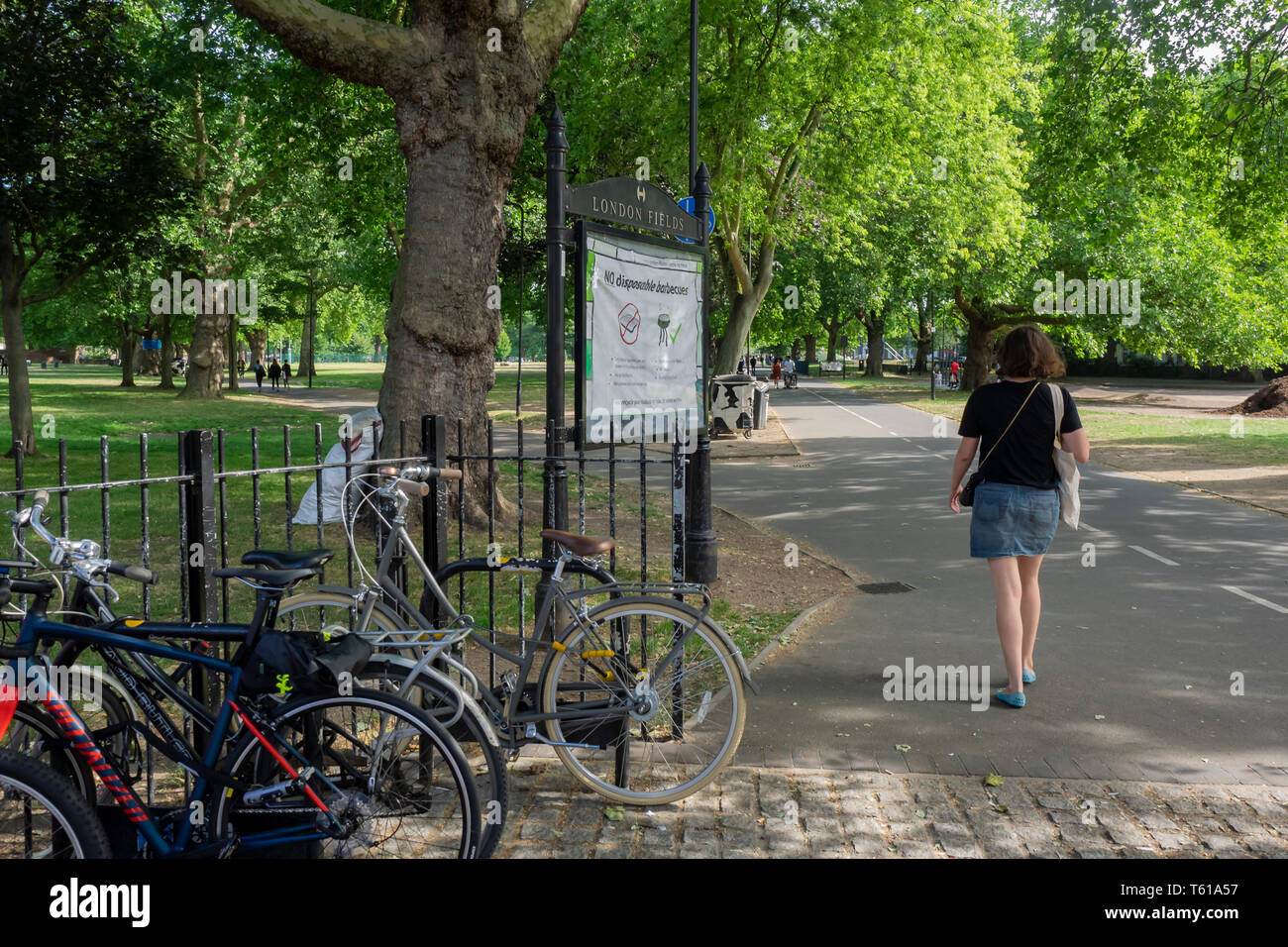 Hackney London Entrance To London Fields Stock Photo Alamy