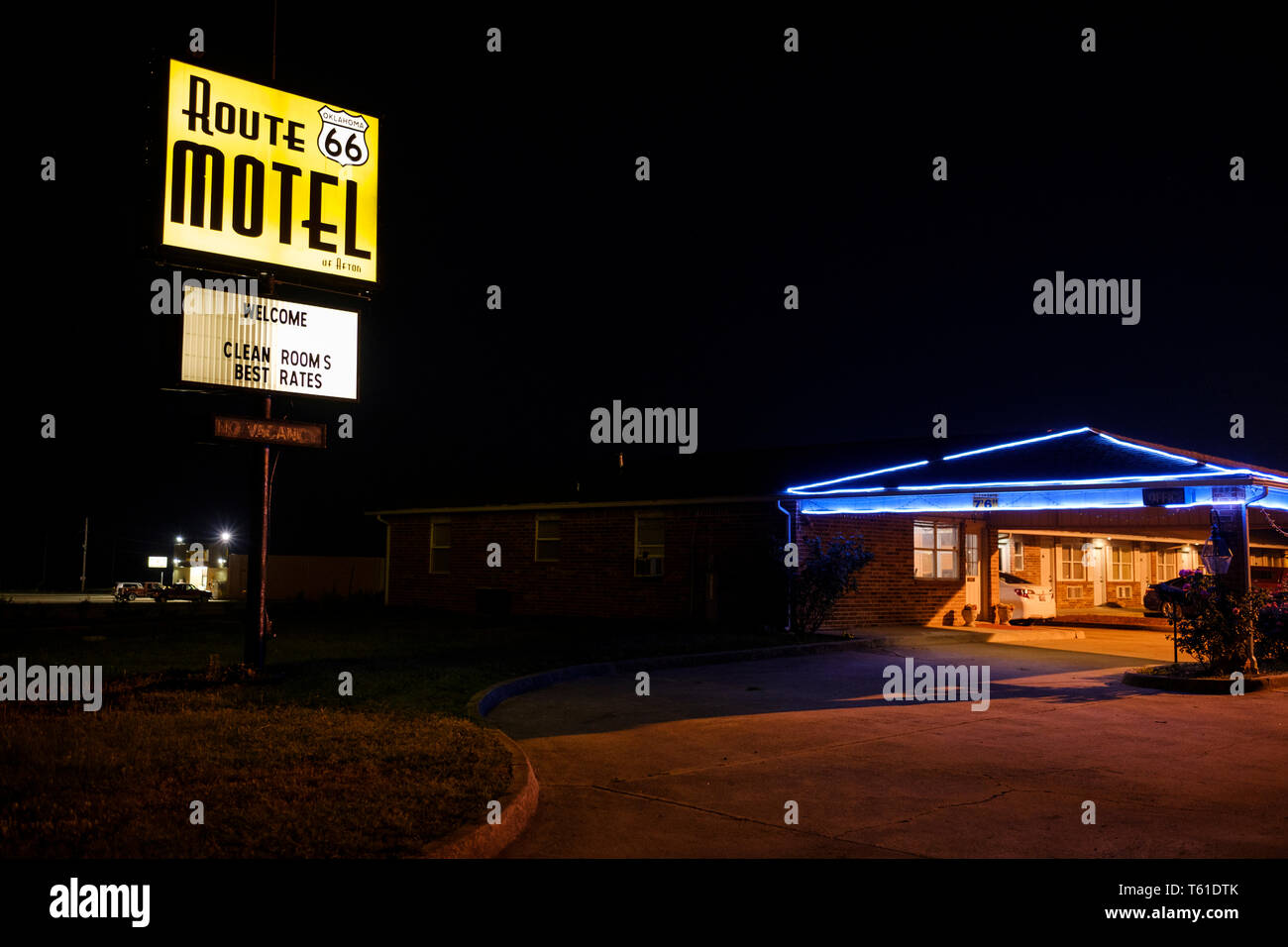 Route 66 Motel at night in Afton, Oklahoma, USA Stock Photo - Alamy