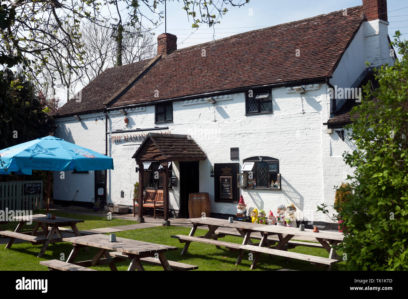 Masons arms pub hires stock photography and images Alamy