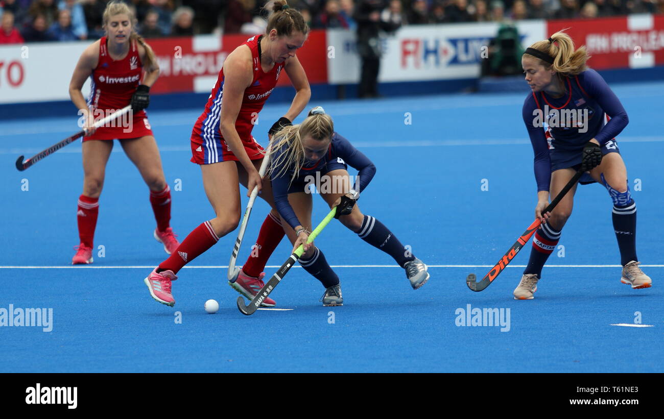Giselle Ansley (GBR) attacking Danielle Grega (USA) in the 2019 FIH Pro League Great Britain v United States women’s hockey match at the Olympic Park, Stock Photo