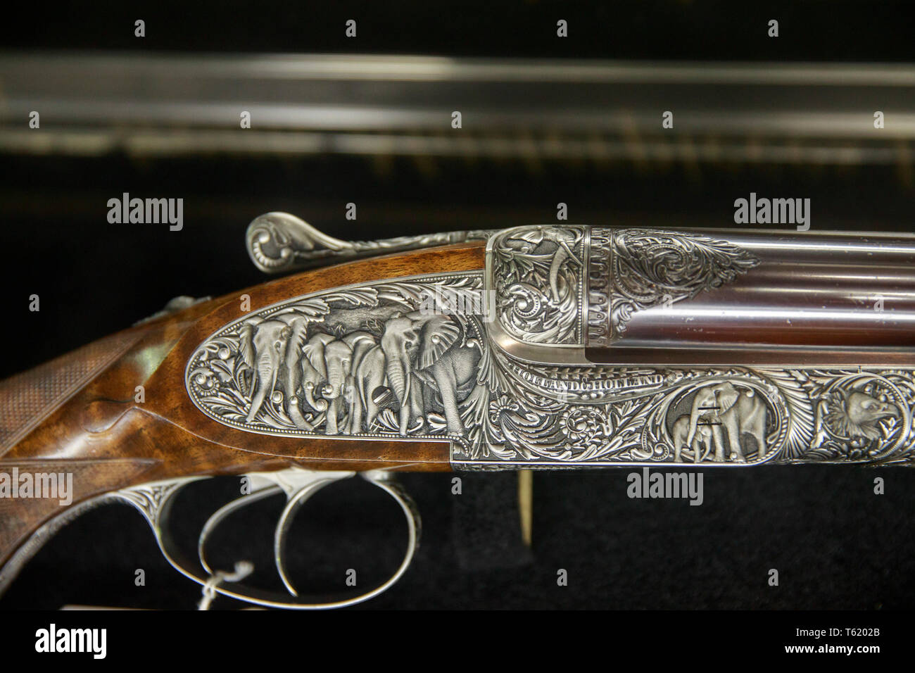 700 Nitro Express Estimated To Be Worth 225 000 To 525 000 Us Dollars On Display At The Rock Island Auction Company During The Third Day Of The National Rifle Association Convention Stock Photo Alamy
