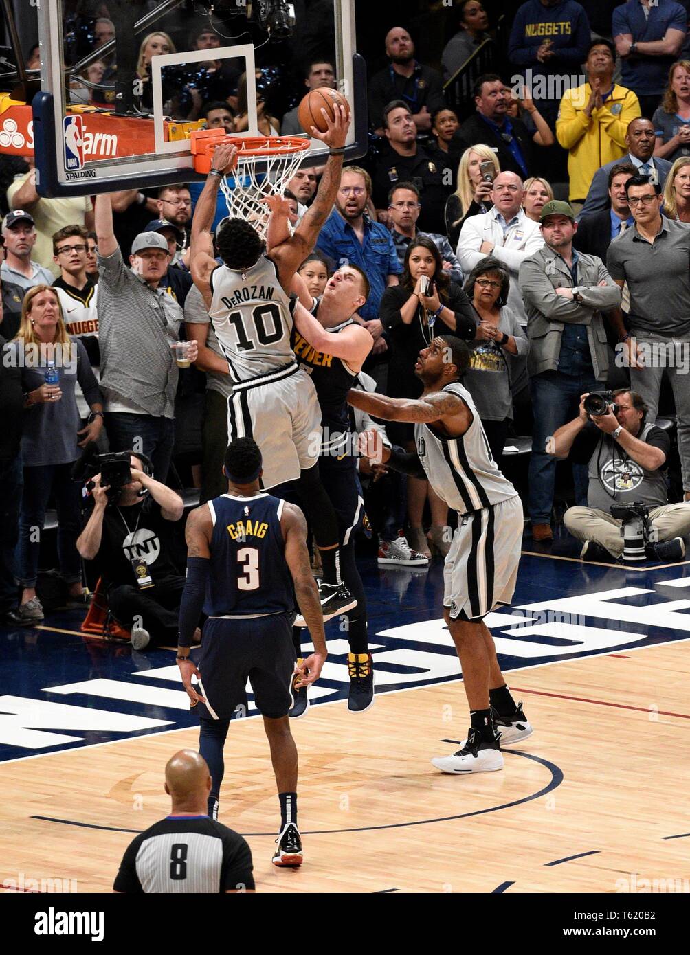 nikola jokic dunk