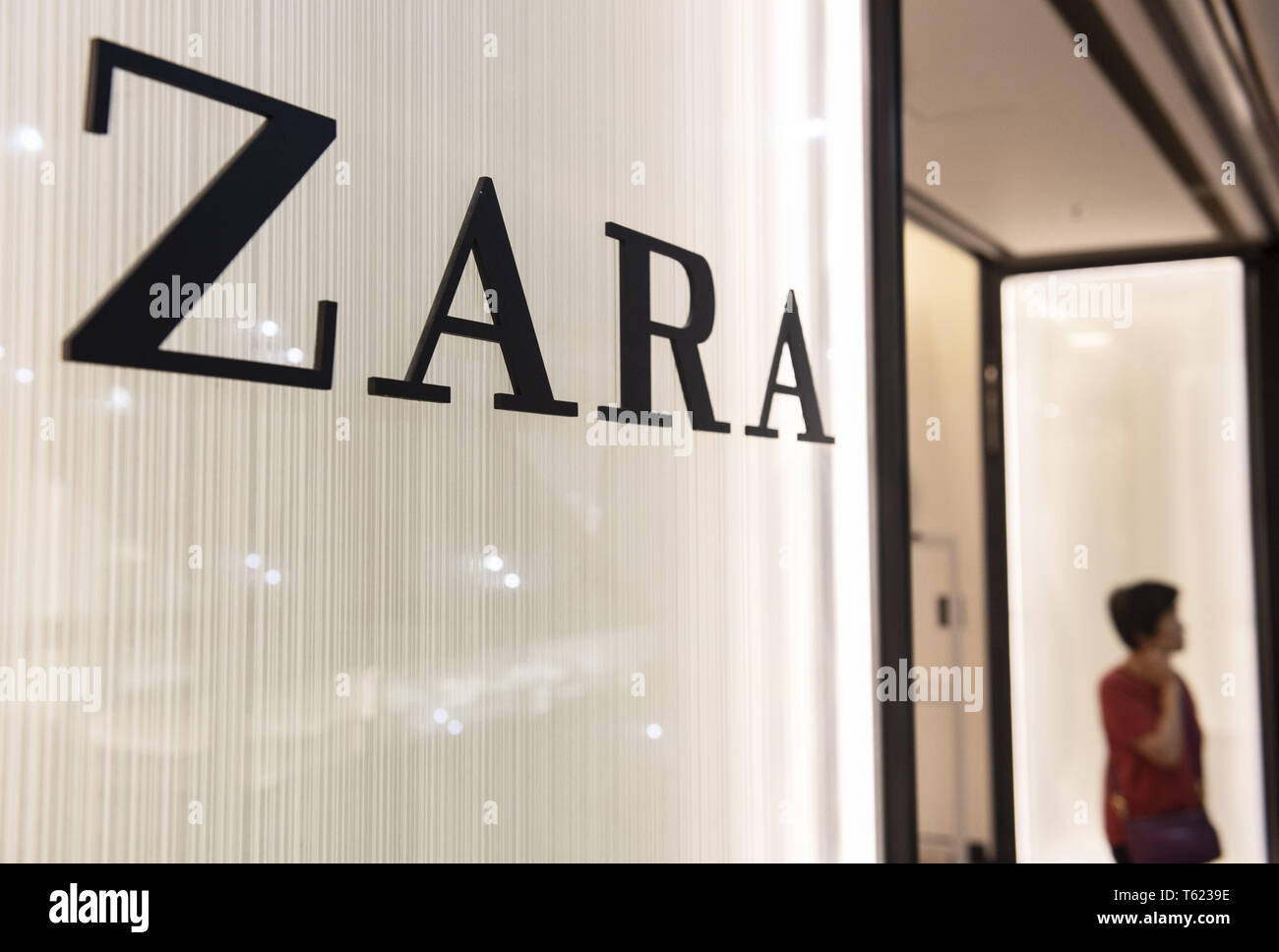 Hong Kong. 26th Apr, 2019. Spanish multinational clothing design retail  company by Inditex, Zara, store and logo seen at Times Square shopping mall  in Causeway Bay. Credit: Budrul Chukrut/SOPA Images/ZUMA Wire/Alamy Live