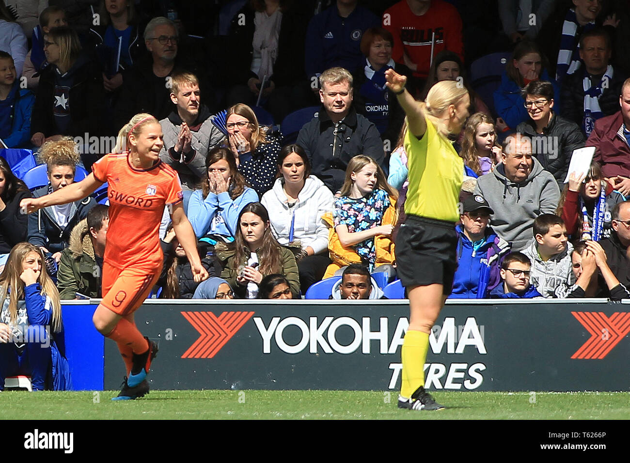 Surrey, UK. 28th Apr, 2019. Eugenie Le Sommer of Olympique Lyonnais Feminin (L) celebrates after scoring her team's first goal. Women's Champions League semi final , 2nd leg  Chelsea women v Lyon Feminines at the Cherry Red Records Stadium in Kingston upon Thames, Surrey on Sunday 28th April 2019. this image may only be used for Editorial purposes. Editorial use only, license required for commercial use. No use in betting, games or a single club/league/player publications. Credit: Andrew Orchard sports photography/Alamy Live News Stock Photo