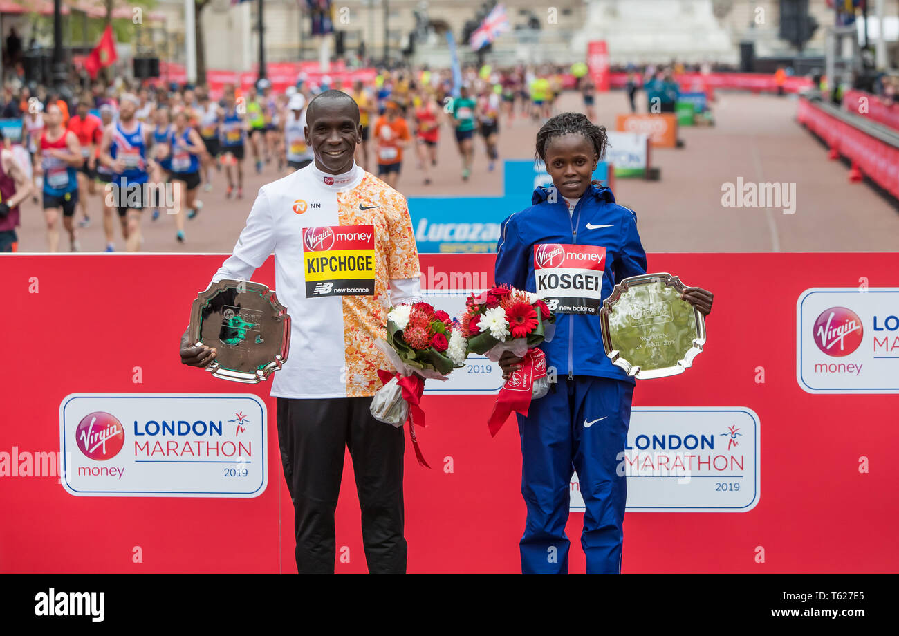 Womens marathon kenyas eliud kipchoge hi-res stock photography and ...