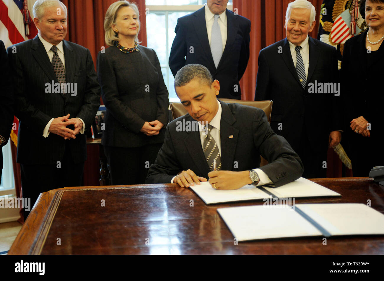 ***FILE PHOTO*** Former Senator Richard Lugar Has Passed Away. United States President Barack Obama signs the New START Treaty during a ceremony in the Oval Office of the White House, with, from left, U.S. Secretary of Defense Robert Gates, U.S. Secretary of State Hillary Rodham Clinton, U.S. Senator John Kerry (Democrat of Massachusetts), U.S. Senator Richard Lugar (Republican of Indiana), and U.S. Senator Dianne Feinstein (Democrat of California) .Credit: Leslie E. Kossoff/Pool via CNP. /MediaPunch Stock Photo