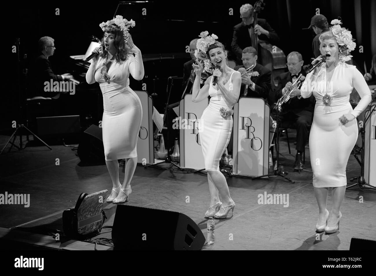 The closeharmony group with perfect style and the UK’s premier dance