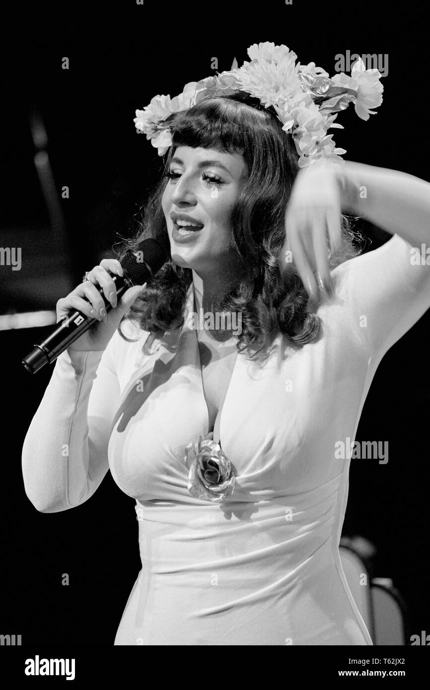 The closeharmony group with perfect style and the UK’s premier dance band present Dance Dance