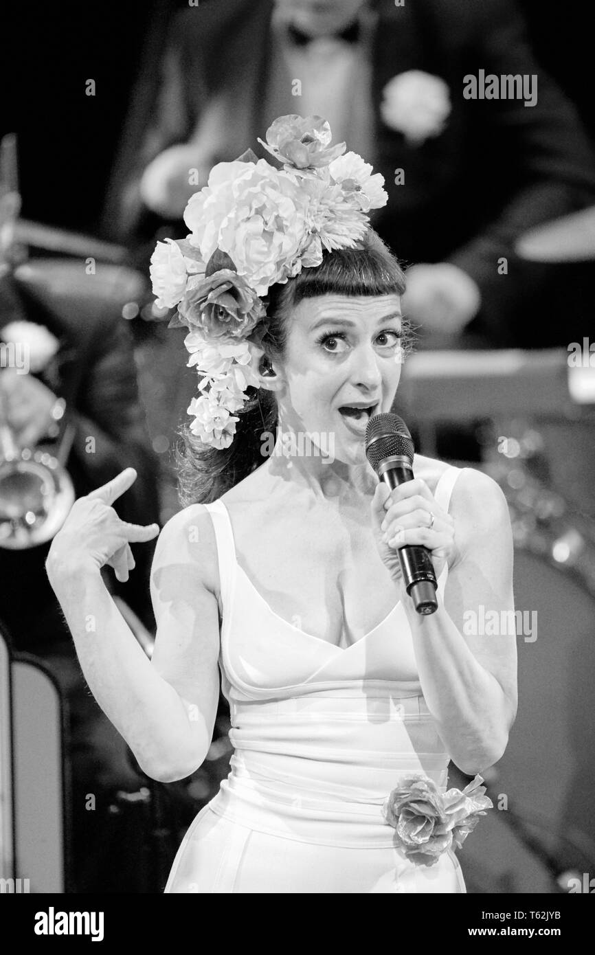 The closeharmony group with perfect style and the UK’s premier dance band present Dance Dance