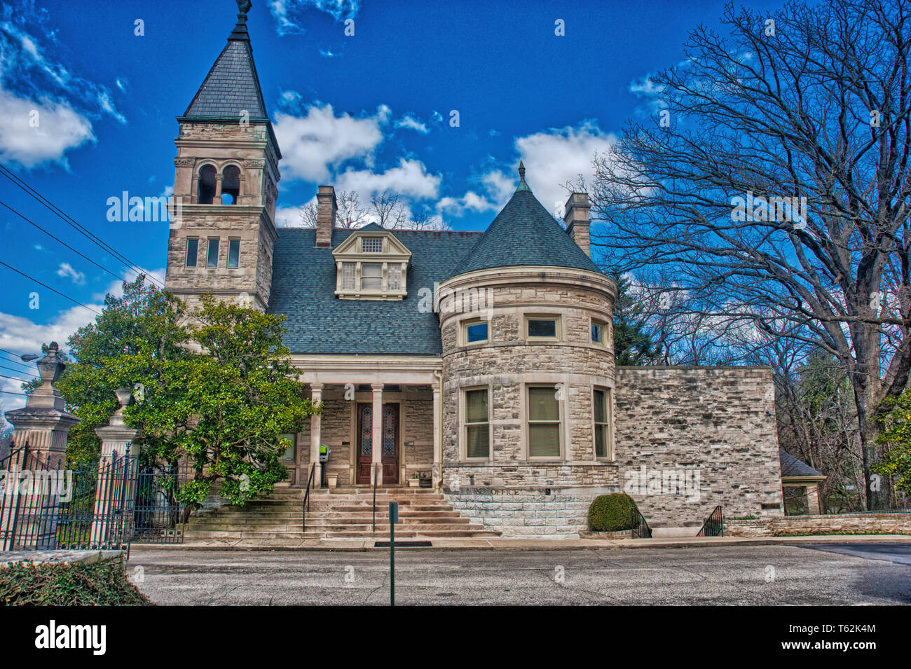 Romanesque gatehouse and office of Lexington Cemetery in Lexington