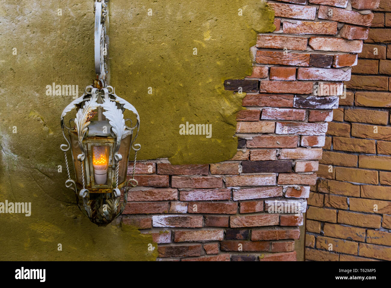 Antique lantern rusted lantern hi-res stock photography and images - Alamy