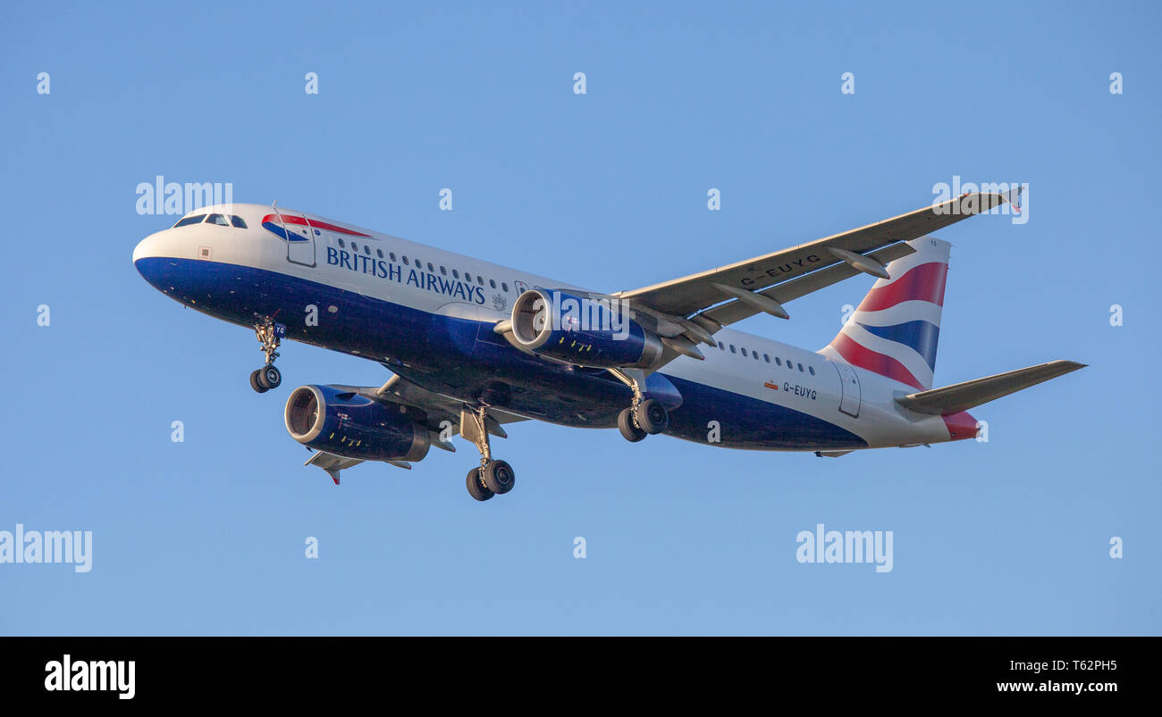 British Airways Airbus a320 G-EUYG on final approach to London-Heathrow Airport LHR Stock Photo