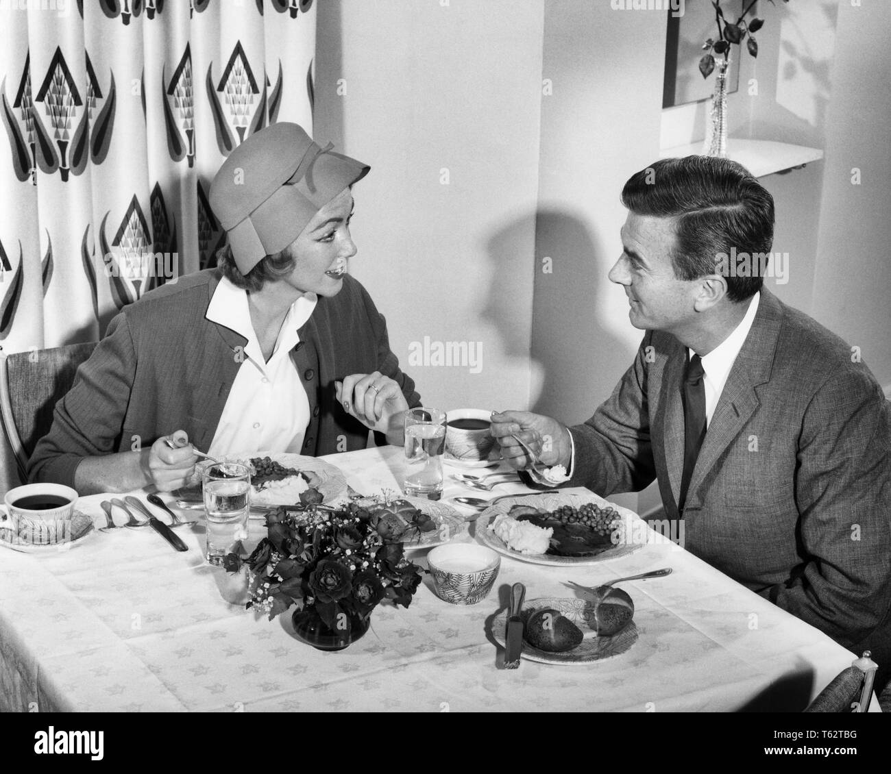 Ladies Lunch Vintage High Resolution Stock Photography And Images Alamy Ladies Lunch Vintage High Resolution Stock Photography And Images Alamy