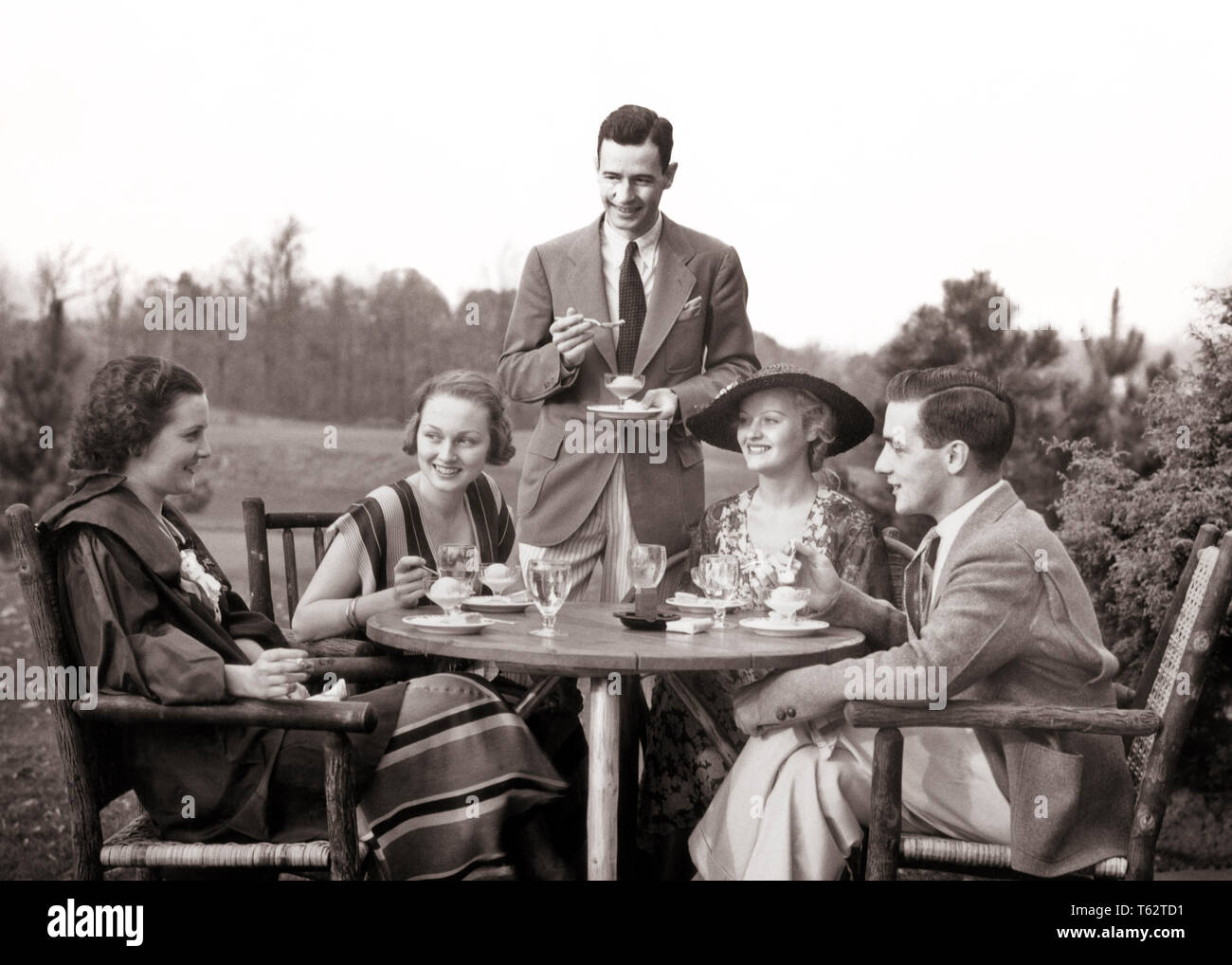 1930s style dresses hi res stock photography and images Alamy