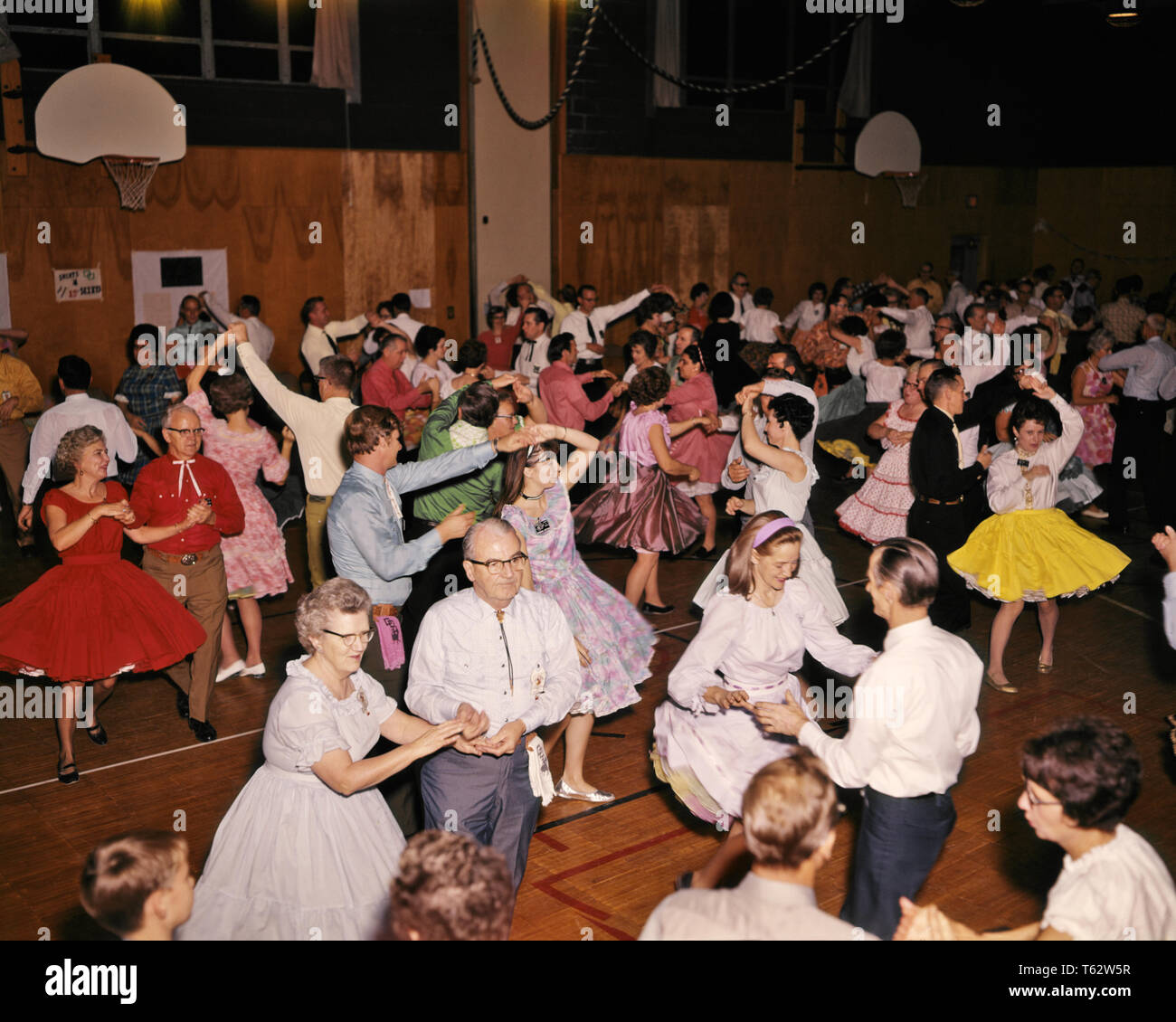 Folk dance usa pair hires stock photography and images Alamy