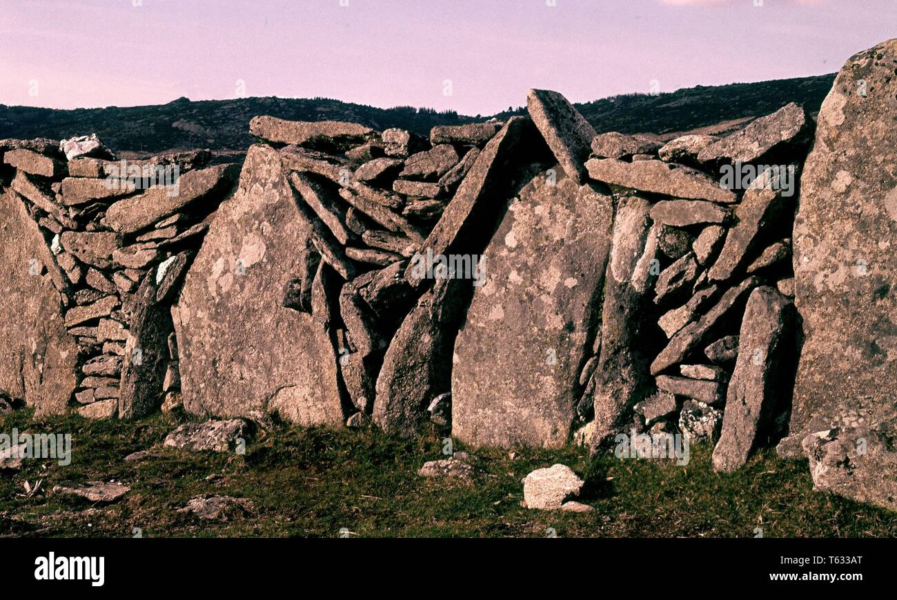 Muro de piedra de portugal hi-res stock photography and images - Alamy