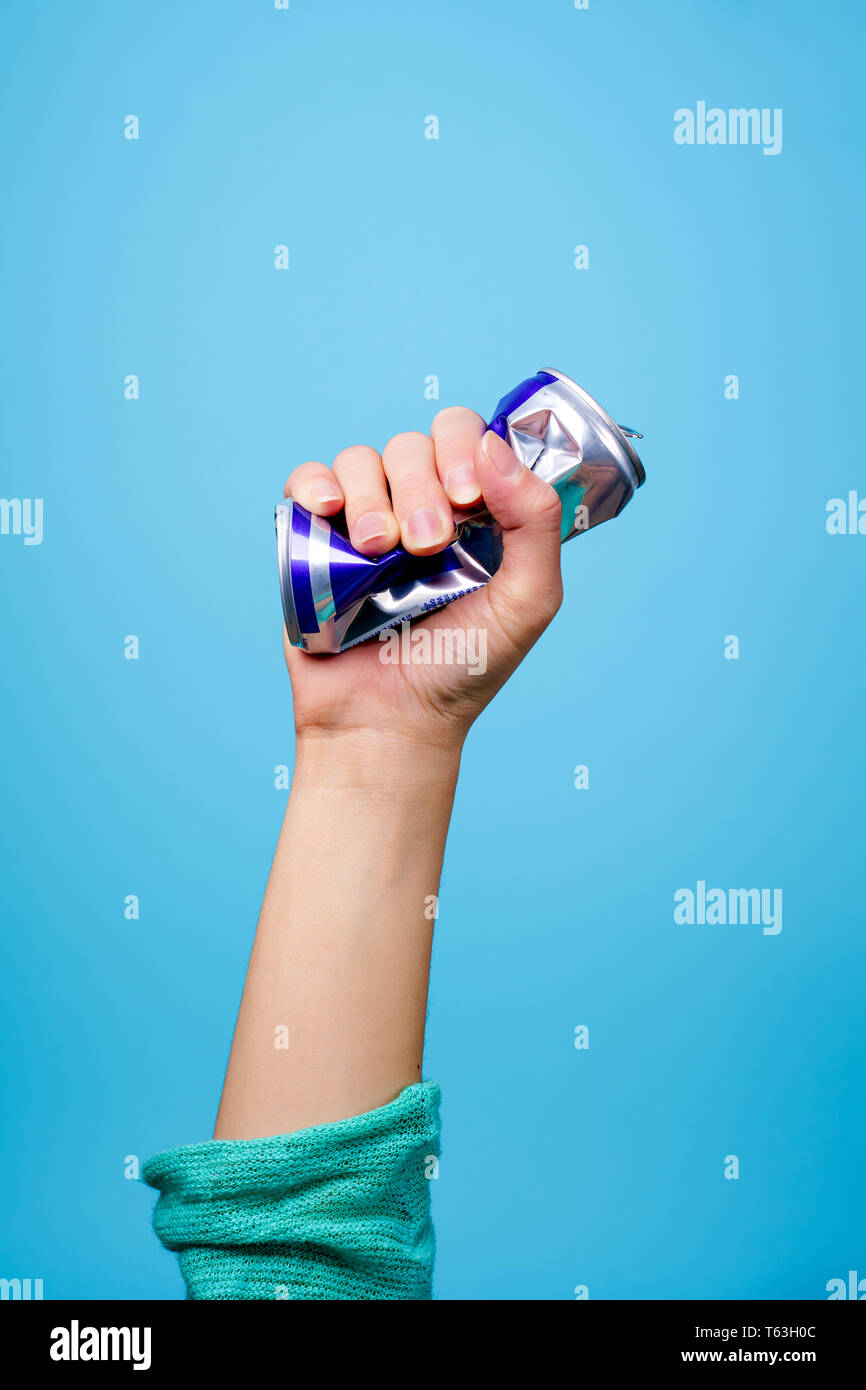 Hand Withe A Can Hand holding beer can hi-res stock photography and images - Alamy