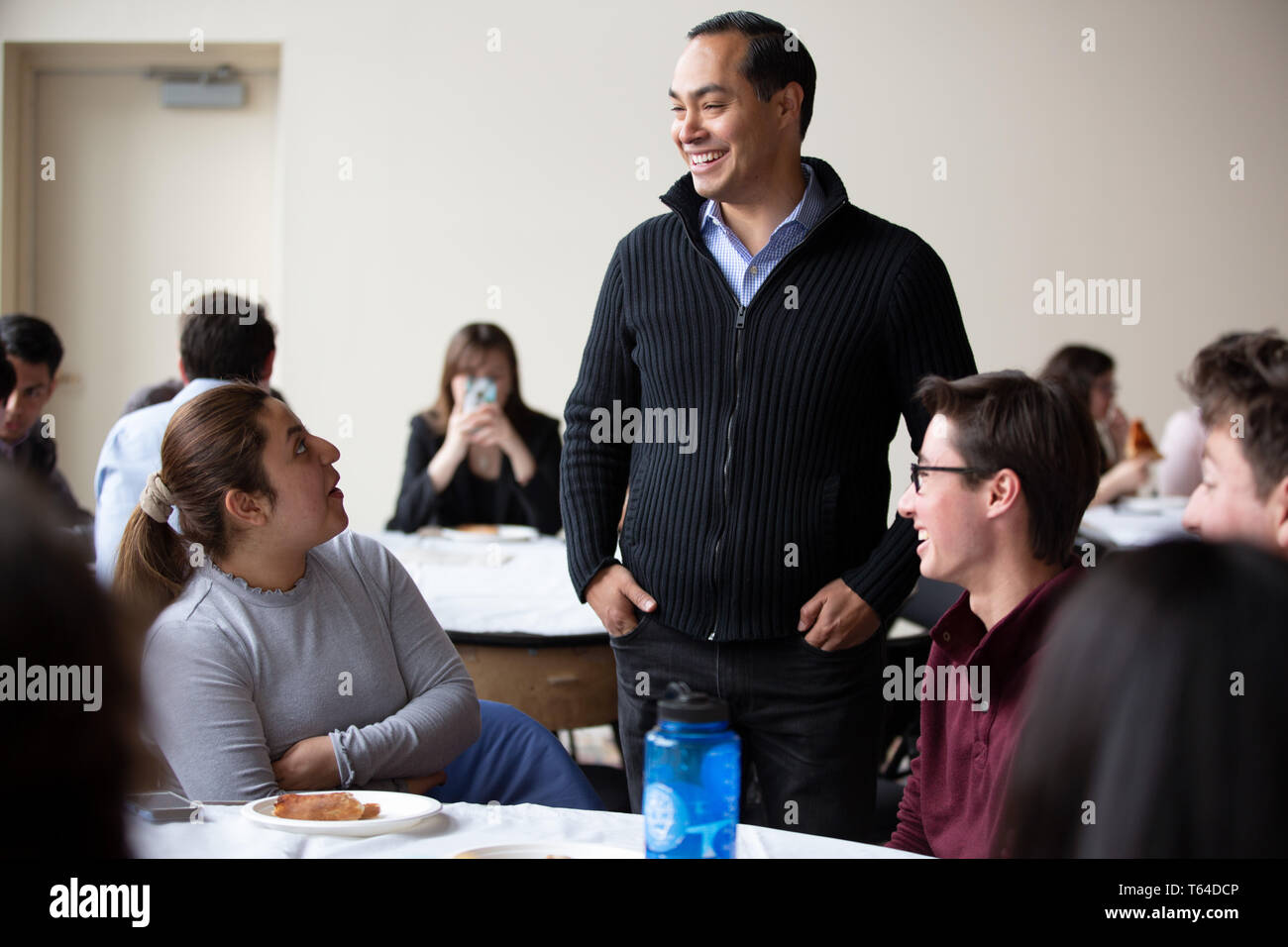 Hanover, NH, USA. 28th Apr, 2019. Julian Castro, Democratic Presidential candidate, meeting with the New Hampshire College Democrats at Dartmouth College in Hanover, NH on April 28, 2019. Credit: Allison Dinner/ZUMA Wire/Alamy Live News Stock Photo