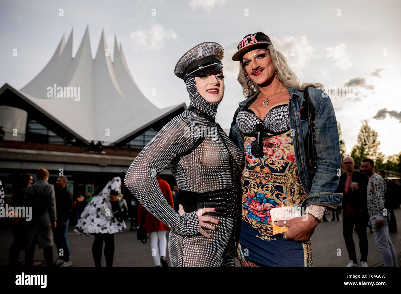 Berlin, Germany. 28th Apr, 2019. The Dragqueens Sheila Wolf (l) and Gloria Viagra are standing