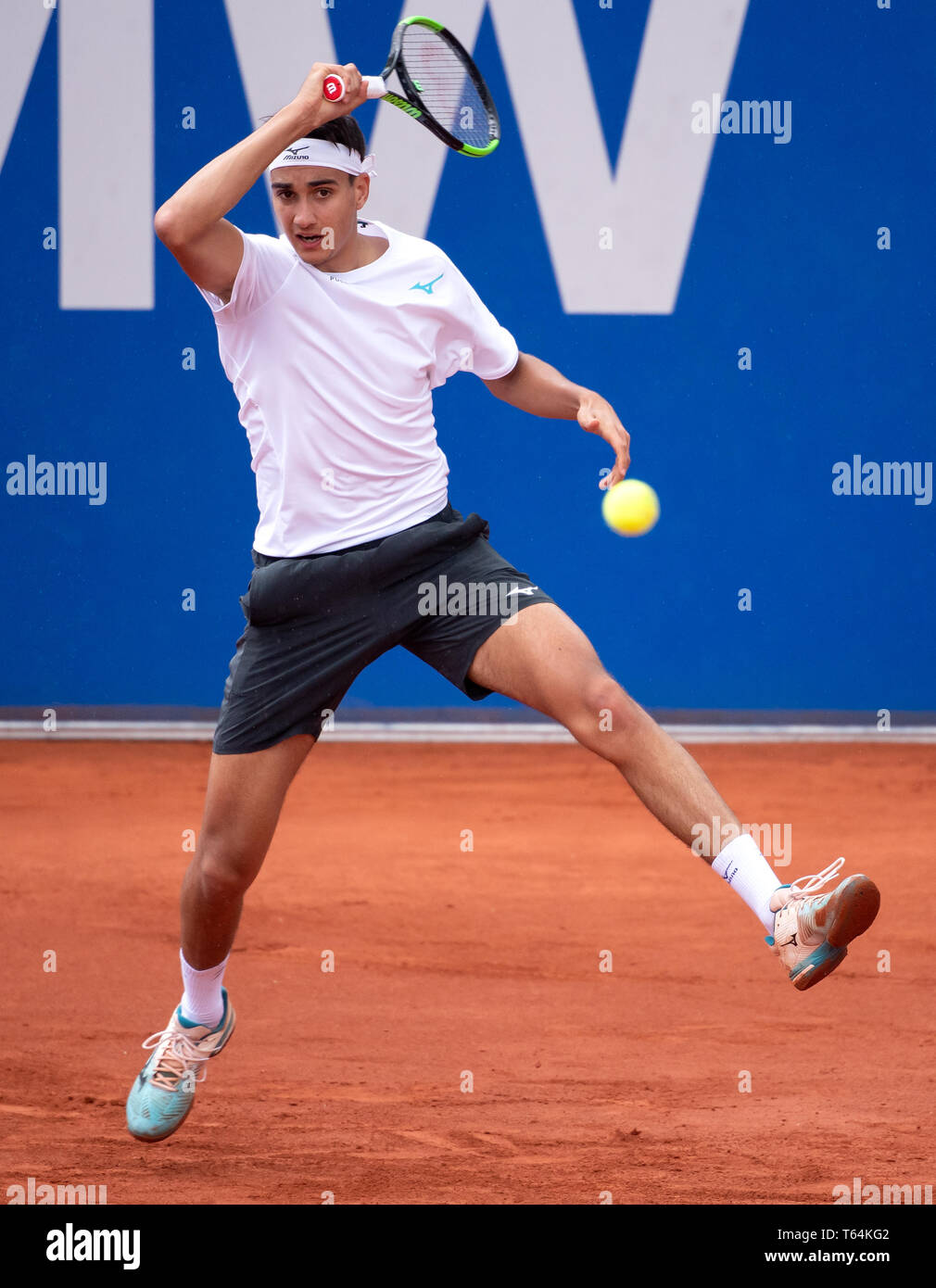 Munich, Germany. 29th Apr, 2019. Tennis: ATP-Tour - Munich, singles, men,  1st round: Sonego (Italy) - Fucsovics (Hungary). Lorenzo Sonego in action.  Credit: Sven Hoppe/dpa/Alamy Live News Stock Photo - Alamy