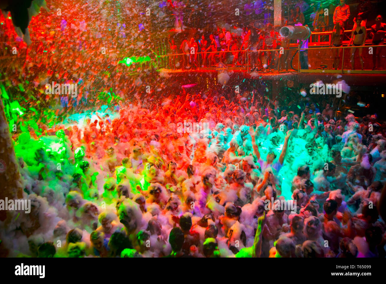Foam Party High Resolution Stock Photography and Images Alamy