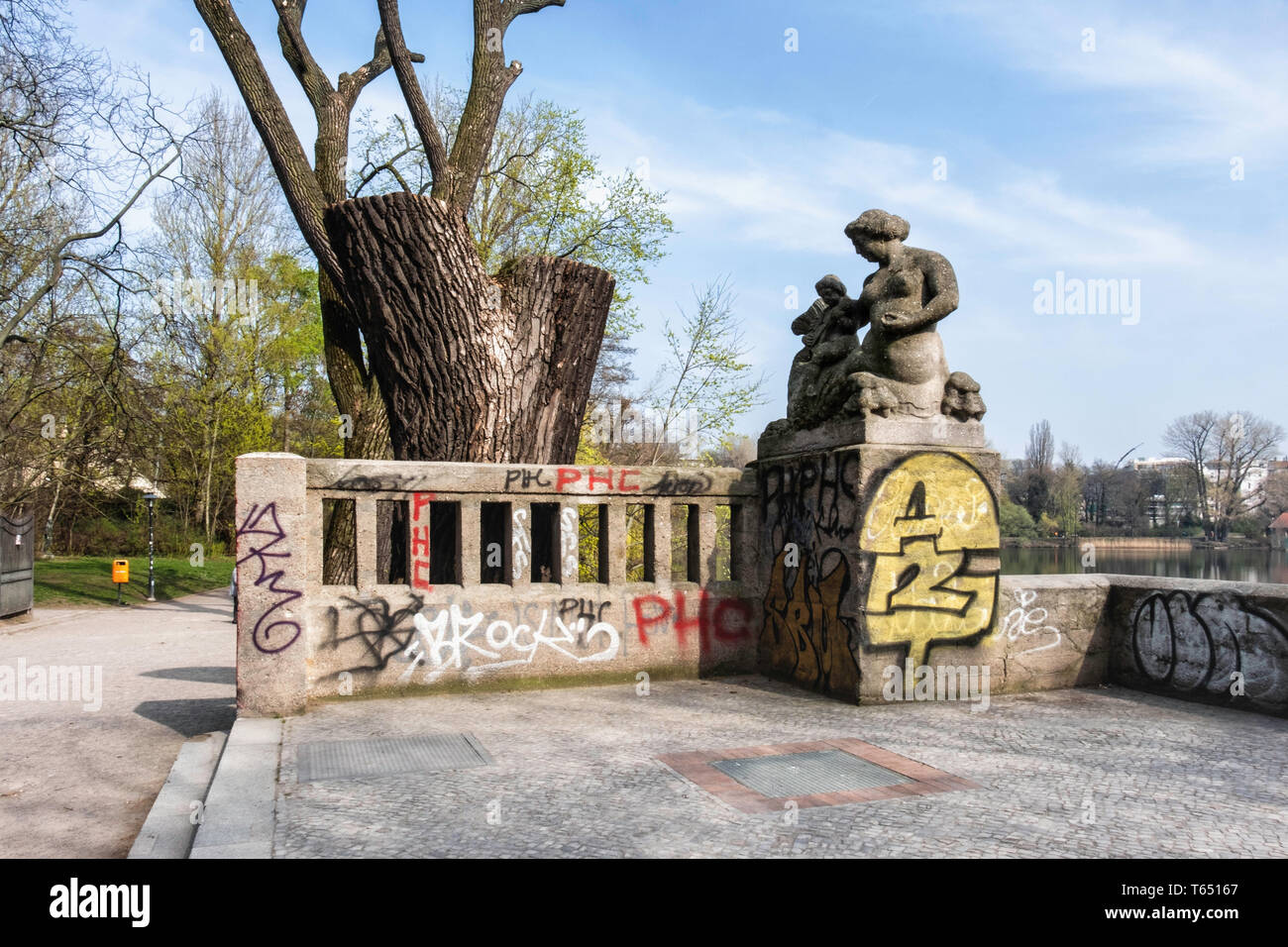 Berlin,Pankow. Weissensee State park, White Lake observation deck and viewing point with sculptures by sculptor Hans Schellhorn, Two Tritons Stock Photo