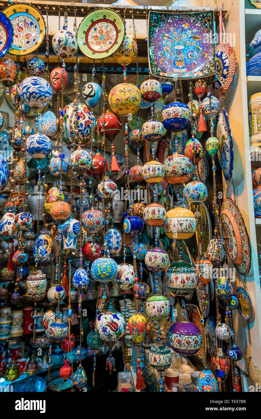 Grand Bazaar souvenir shop in Istanbul, Turkey Stock Photo - Alamy