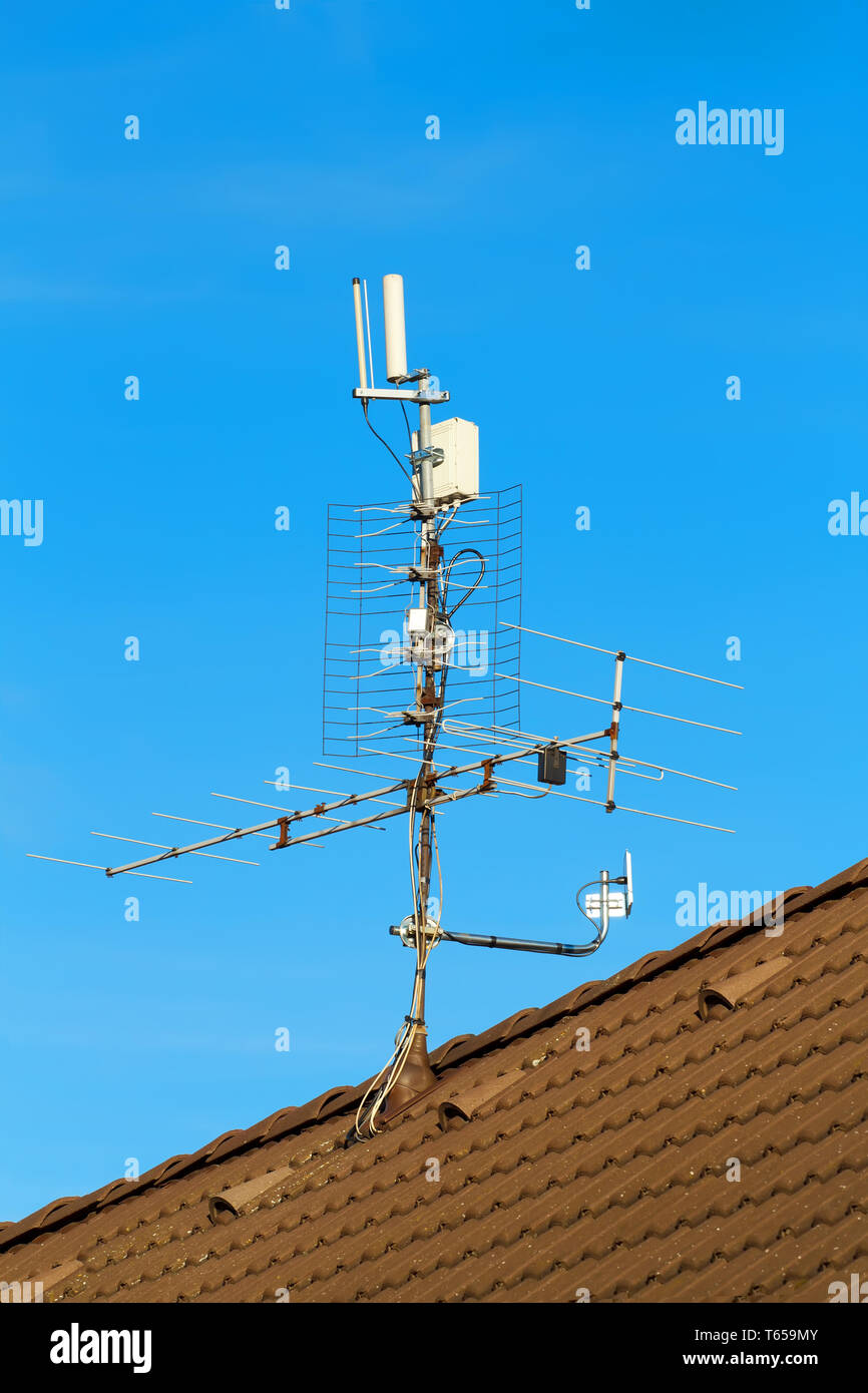 Wi fi antenna hires stock photography and images Alamy