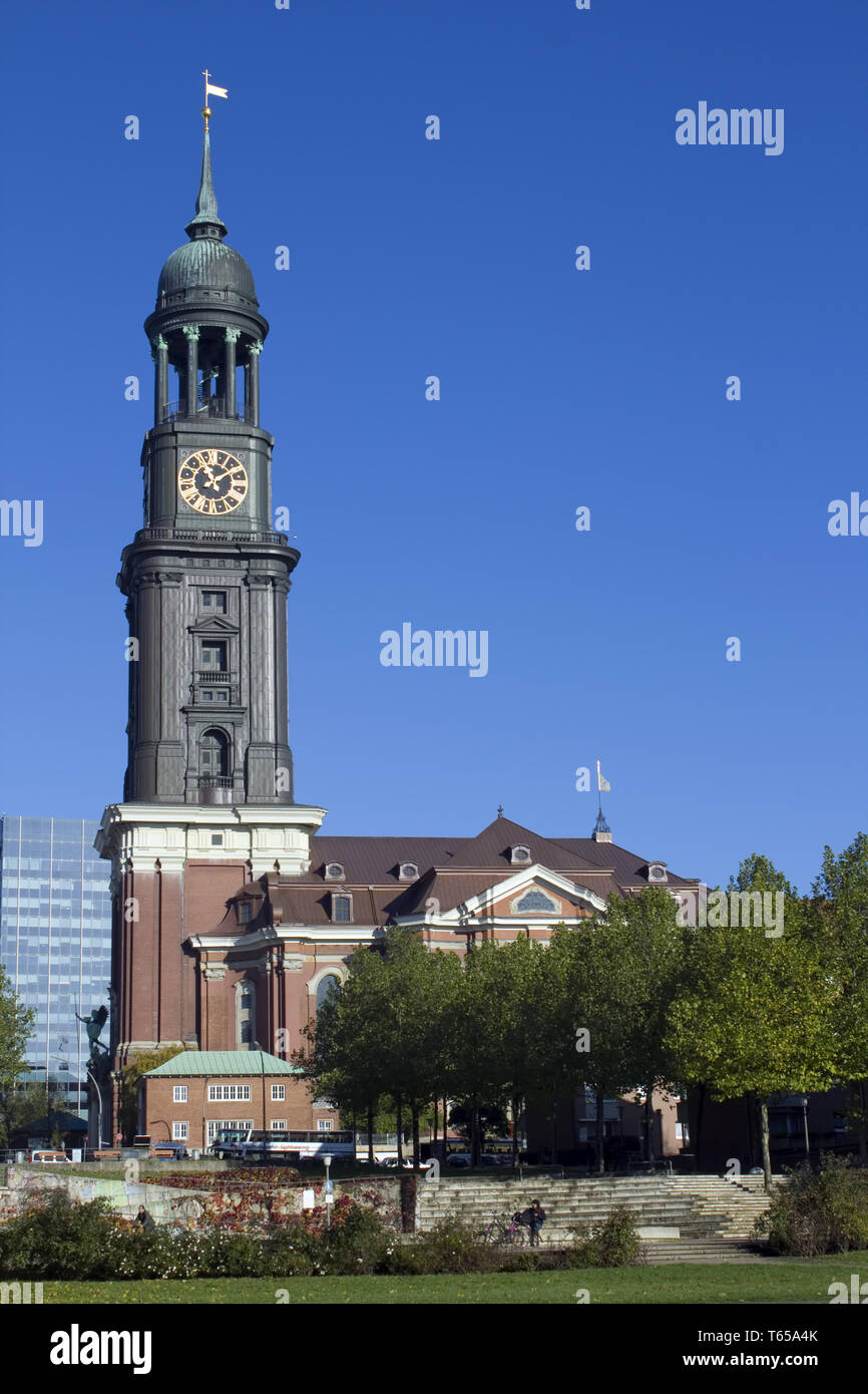 Hamburg germany church hi-res stock photography and images - Alamy