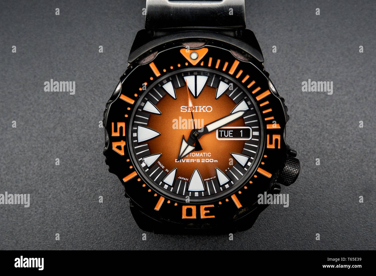 images of a 2nd generation seiko monster orange fang Stock Photo - Alamy