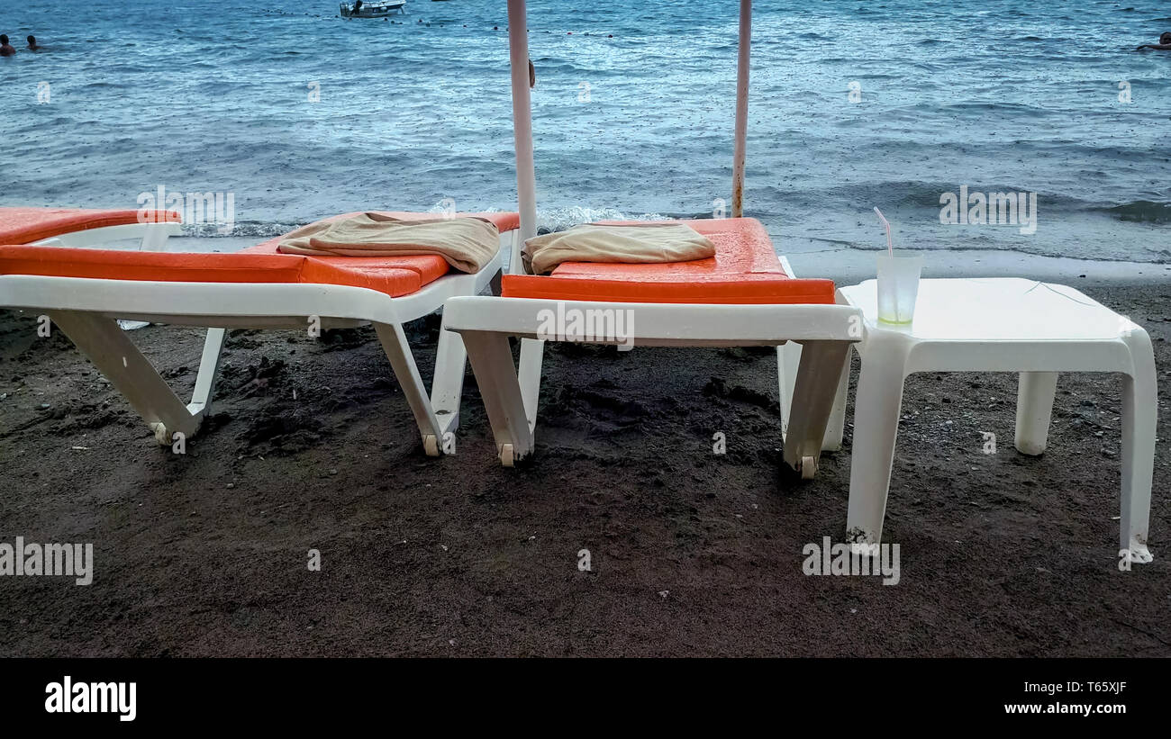 Strong wind rain umbrella hi-res stock photography and images - Alamy