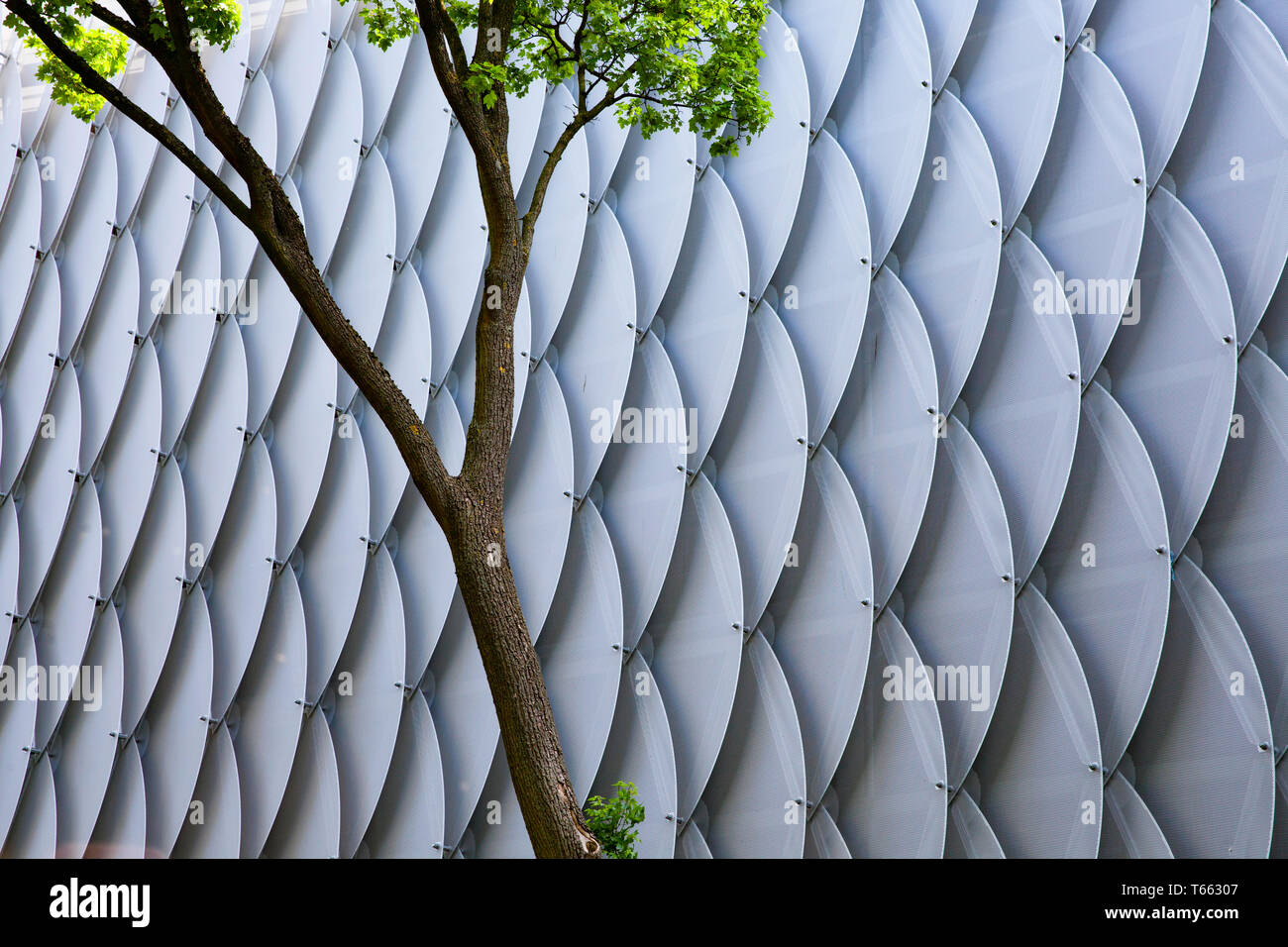 facade of the multi-story car park at the Zoobruecke near the exhibition center in the district Deutz, Cologne, Germany.  Fassade des Messeparkhaus Zo Stock Photo