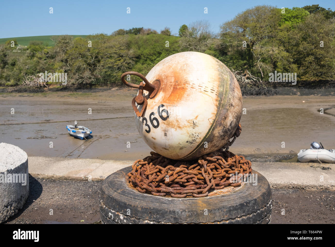 Buoy mooring chain hi-res stock photography and images - Alamy