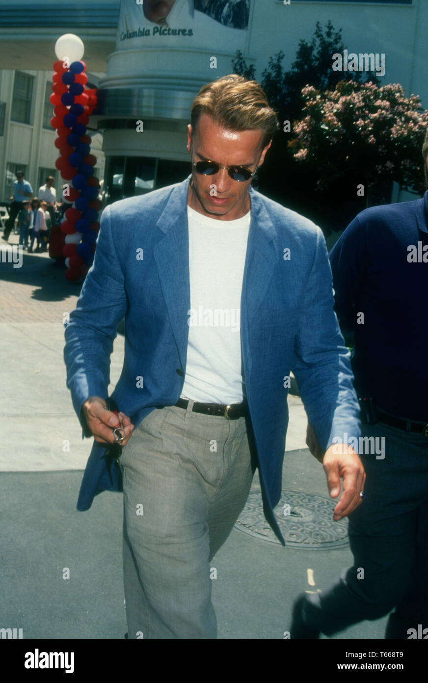 Culver City, California, USA 10th April, 1994  Actor Arnold Schwarzenegger attends TriStar Pictures 'Cops and Robbersons' Premiere on April 10, 1994 at Sony Studios in Culver City, California, USA. Photo by Barry King/Alamy Stock Photo Stock Photo