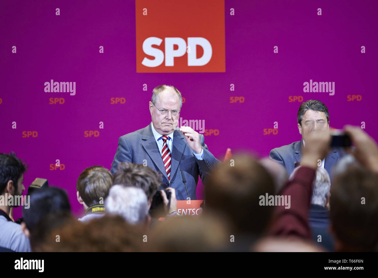 SPD party members follow the state elections in Bavaria Stock Photo