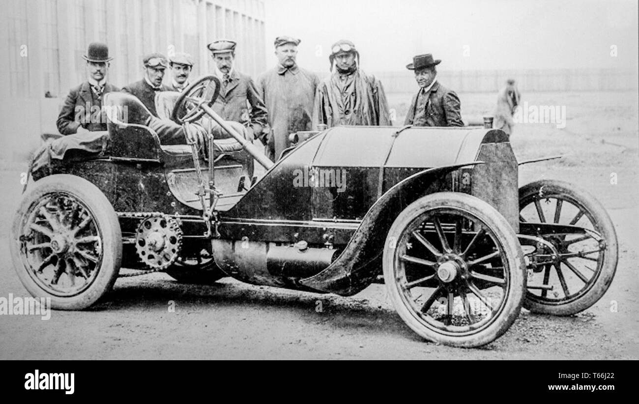 Old archival black and white photograph showing factory-backed driver / racer and Mercedes 90 hp racing car of 1904 Stock Photo