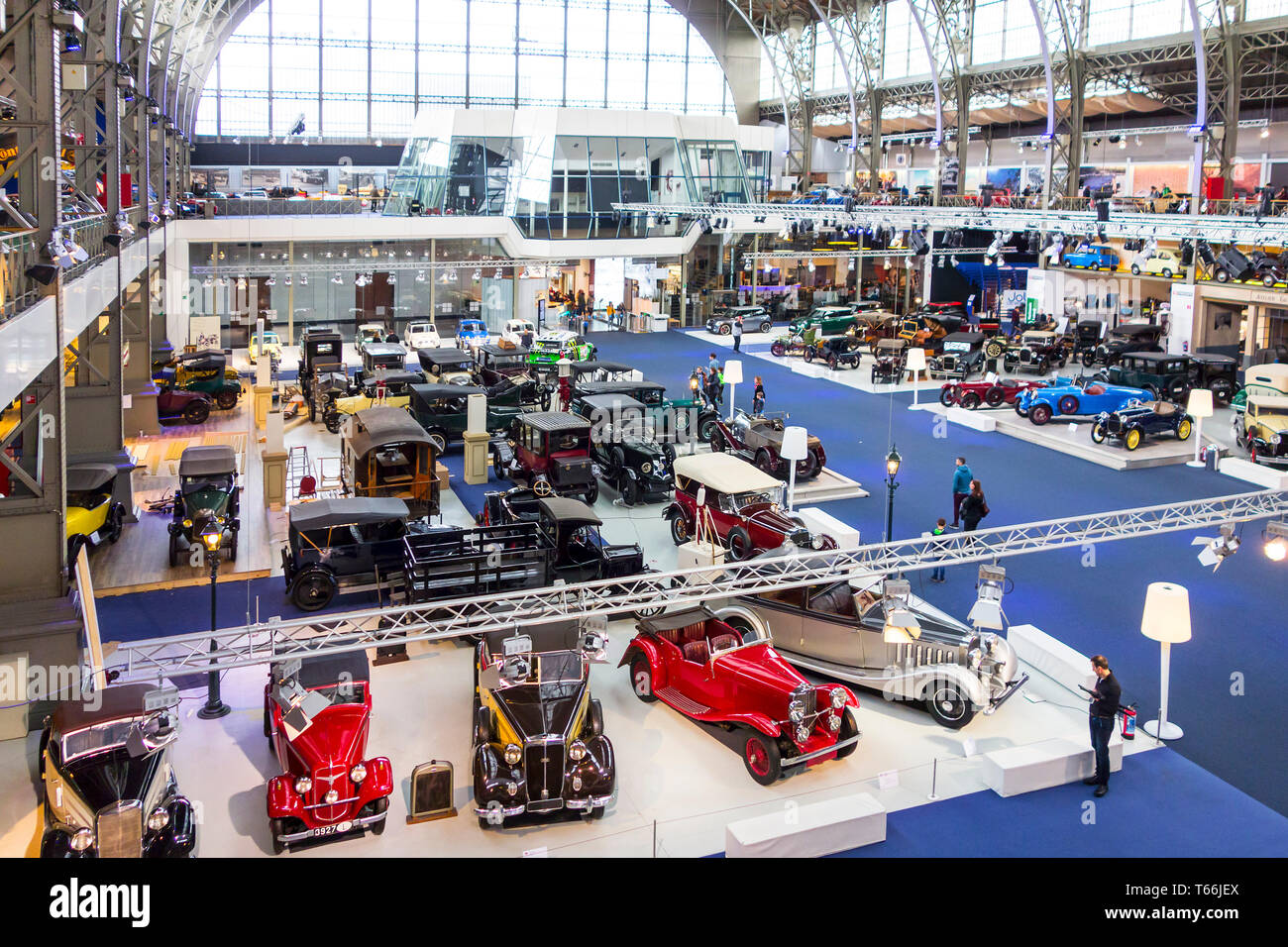 Collection of classic cars, antique vehicles and oldtimers at Autoworld, vintage car museum