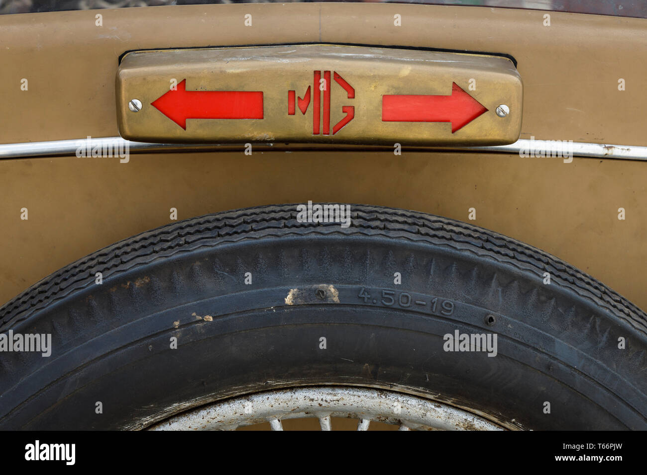 MG rear indicator light cluster. Mounted centrally above the spare ...