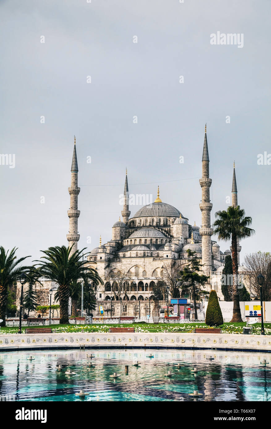 Sultan Ahmed Mosque (Blue Mosque) in Istanbul Stock Photo - Alamy