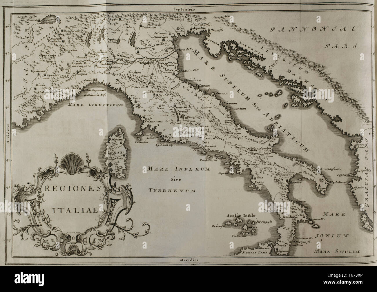 History by Polybius. Volume IV. French edition translated from Greek by Dom Vincent Thuillier. Comments of Military Science enriched with critical and historical notes by M. De Folard. Paris, chez Pierre Gandouin, Julien-Michel Gandouin, Pierre-Francois Giffart and Nicolas-Pierre Armand, 1728. Map of Italy. Stock Photo