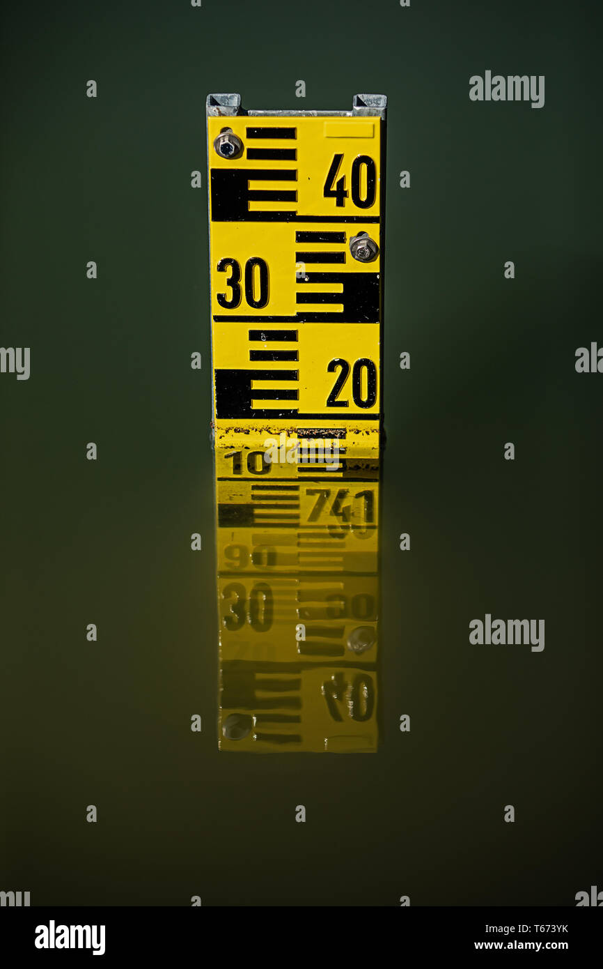 Water level indicator hi-res stock photography and images - Alamy
