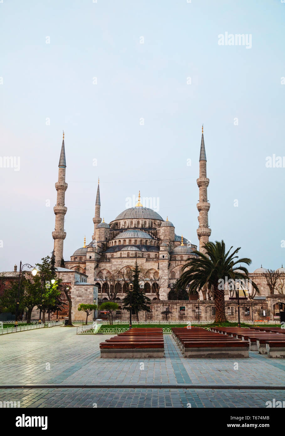 Sultan Ahmed Mosque (Blue Mosque) in Istanbul Stock Photo - Alamy