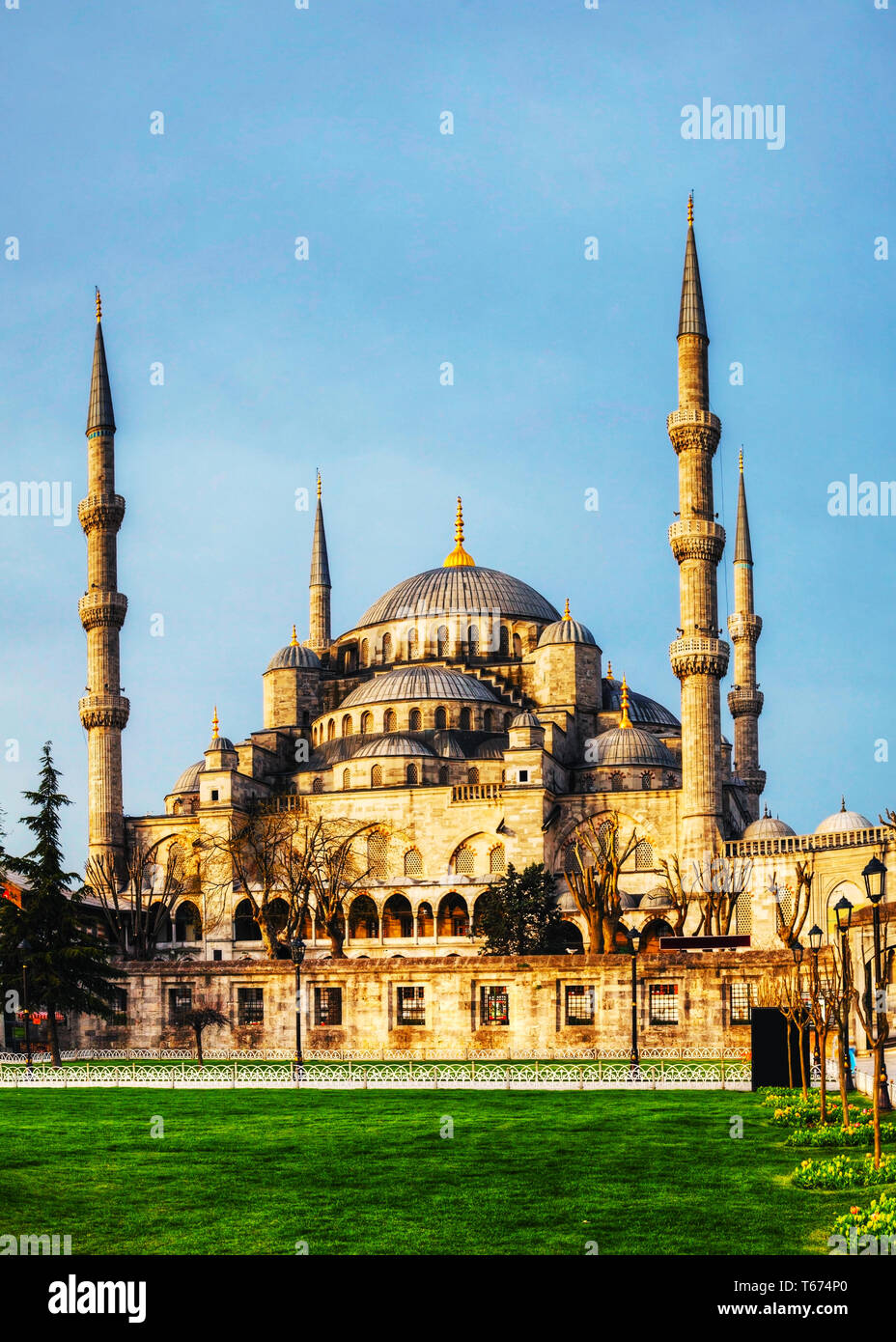 Sultan Ahmed Mosque (Blue Mosque) in Istanbul Stock Photo Alamy