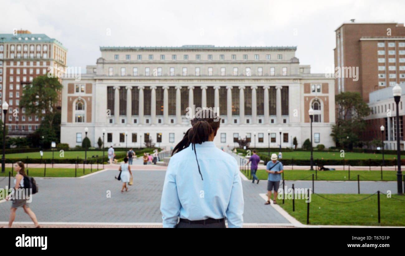 GRASS IS GREENER, 2019. © Netflix / courtesy Everett Collection Stock