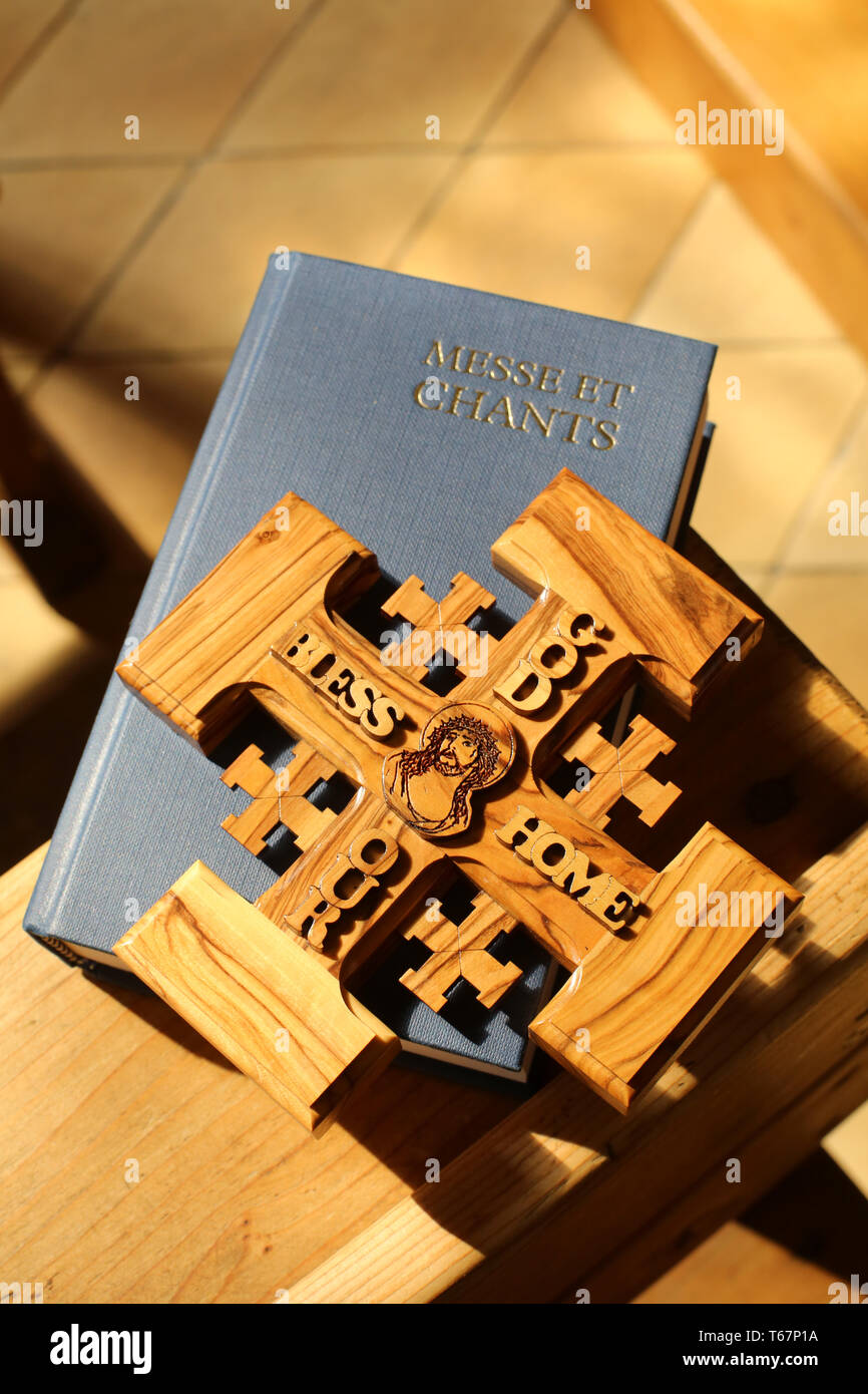 Croix De Jérusalem En Bois D'olivier - Neuf Avec étiquettes - Marque Gribouille Import