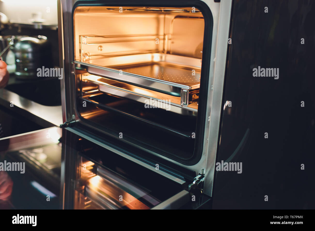 Oven Door Open High Resolution Stock Photography and Images Alamy