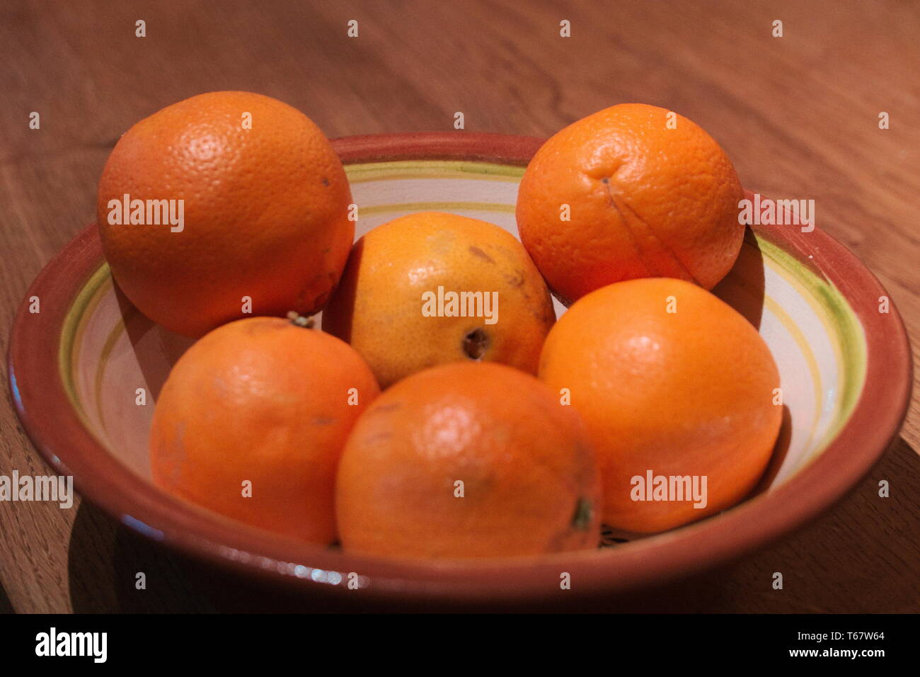 6 Oranges Image Six oranges hi-res stock photography and images - Alamy