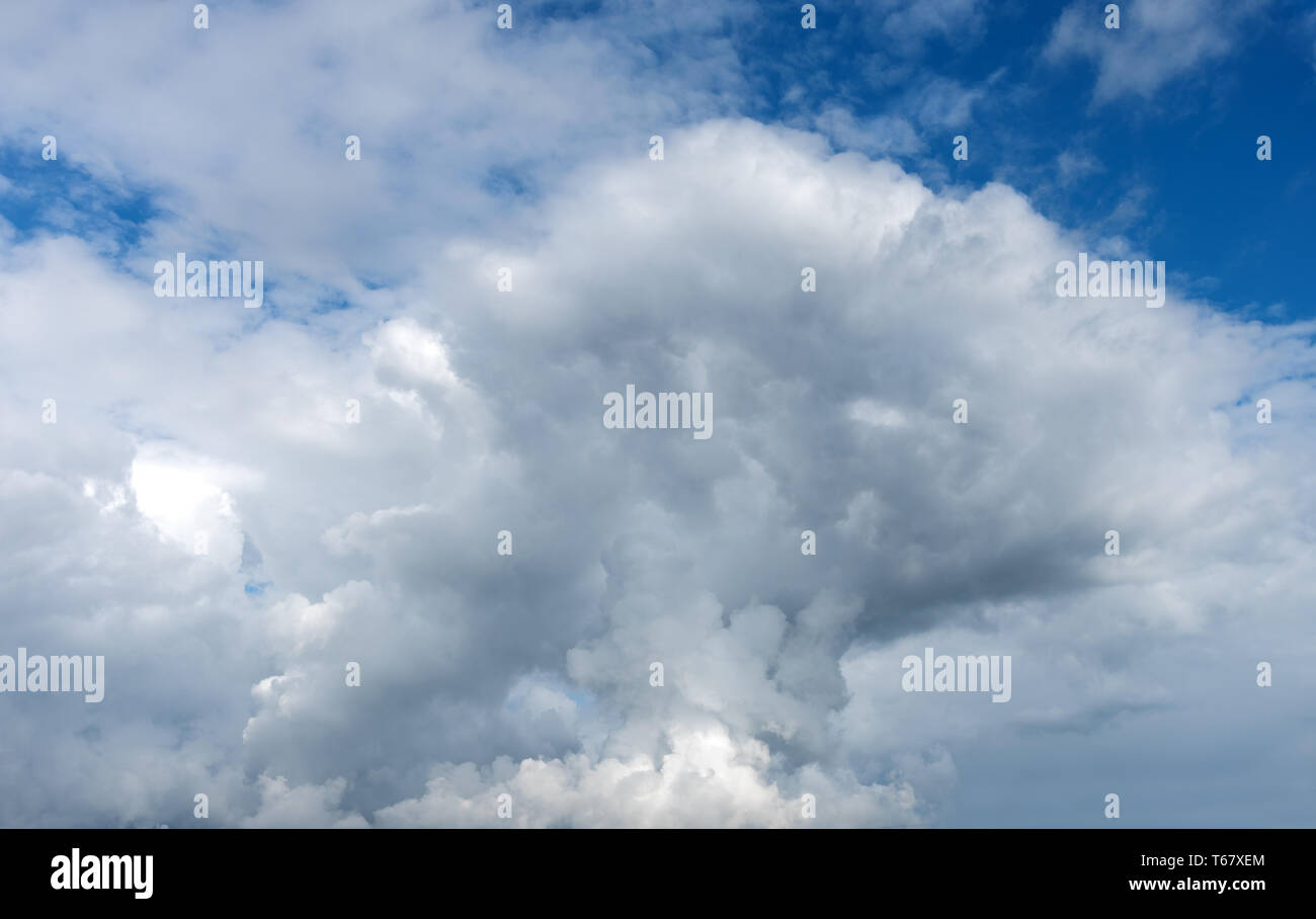 Contrast dramatic cloudy sky Stock Photo - Alamy